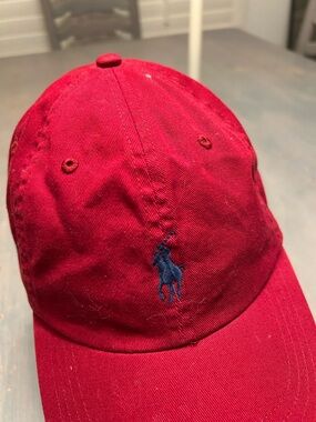 Ralph Lauren baseball hat 
Pre lived good condition